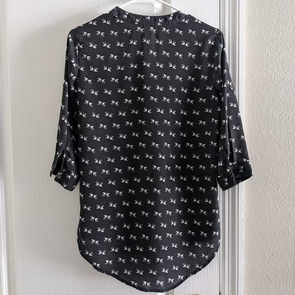 White and Green Blouse Size Small - Picture 2 of 5